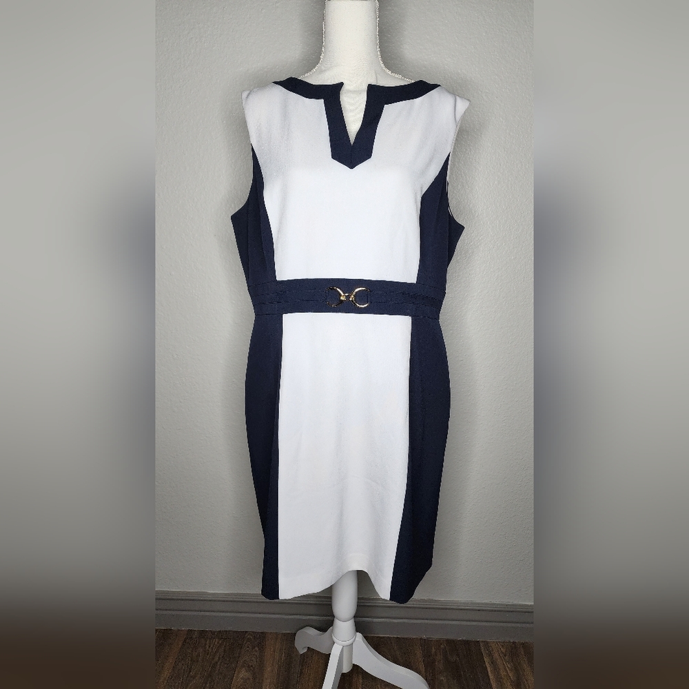 PLUS CHELSEA ROSE White Navy Blue Block Sleeveless Sheath Dress. Size: 18
